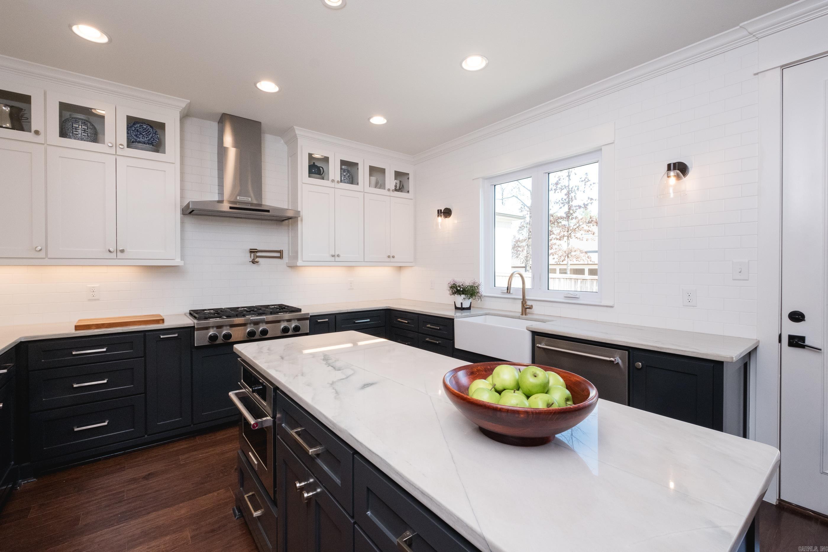 CHENAL VALLEY "ENSBURY PLACE" - Residential