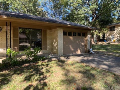 Photo of 100 Wisteria PL Pl, Hot Springs, AR 71913 (MLS # 25042515)