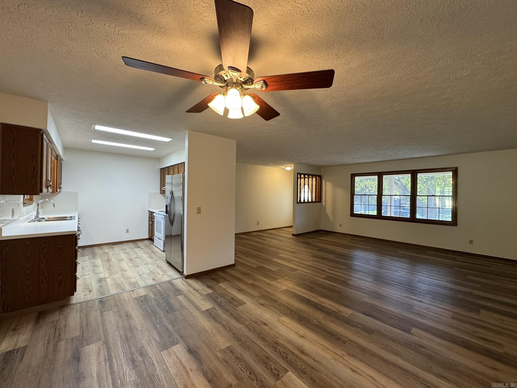 SOUTHERN MEADOWS ESTATE - Residential