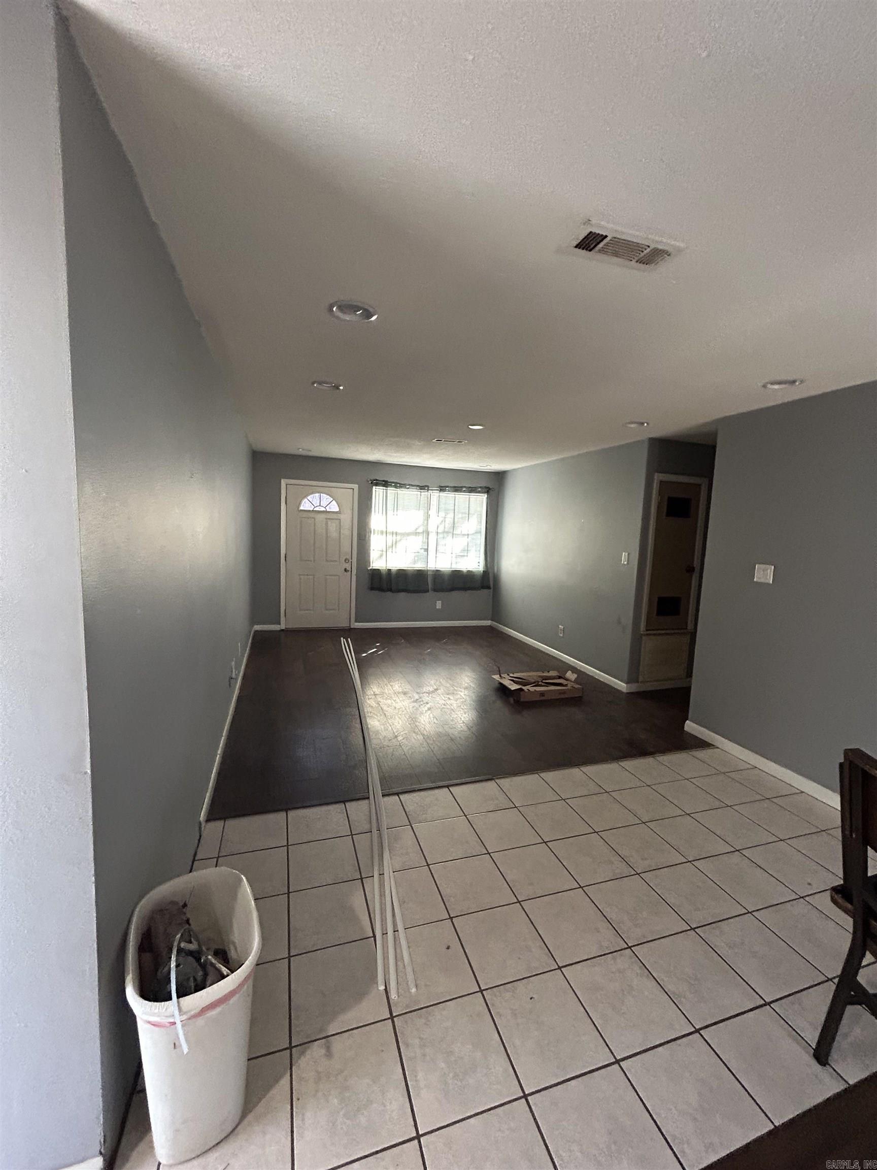 PEBBLE LAKE - Residential