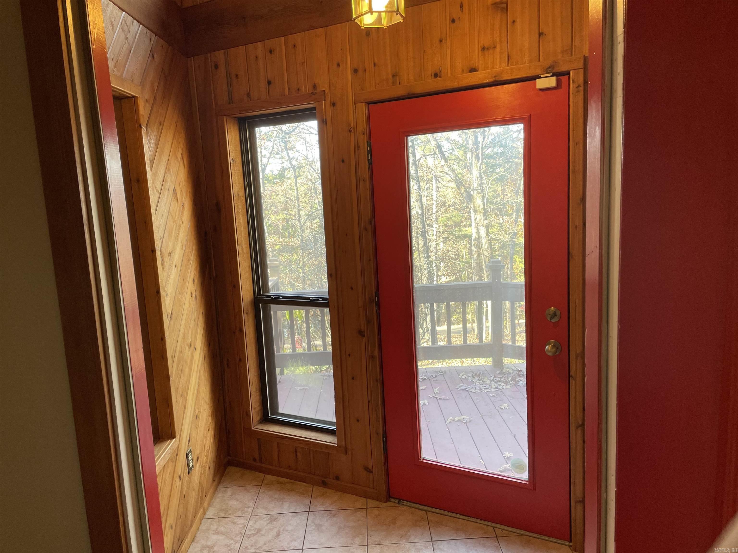 LAKE FOREST ESTATES - Residential