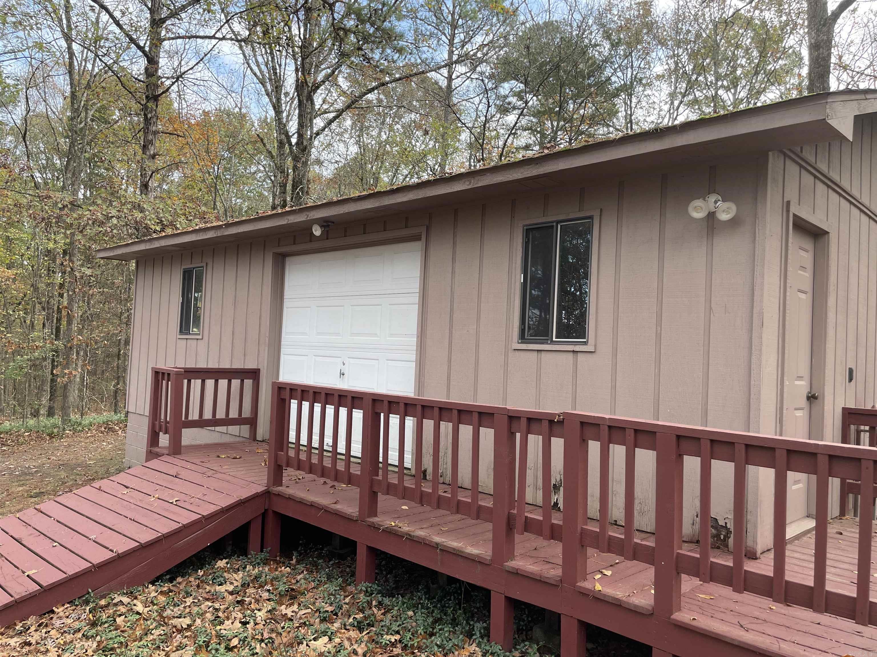LAKE FOREST ESTATES - Residential
