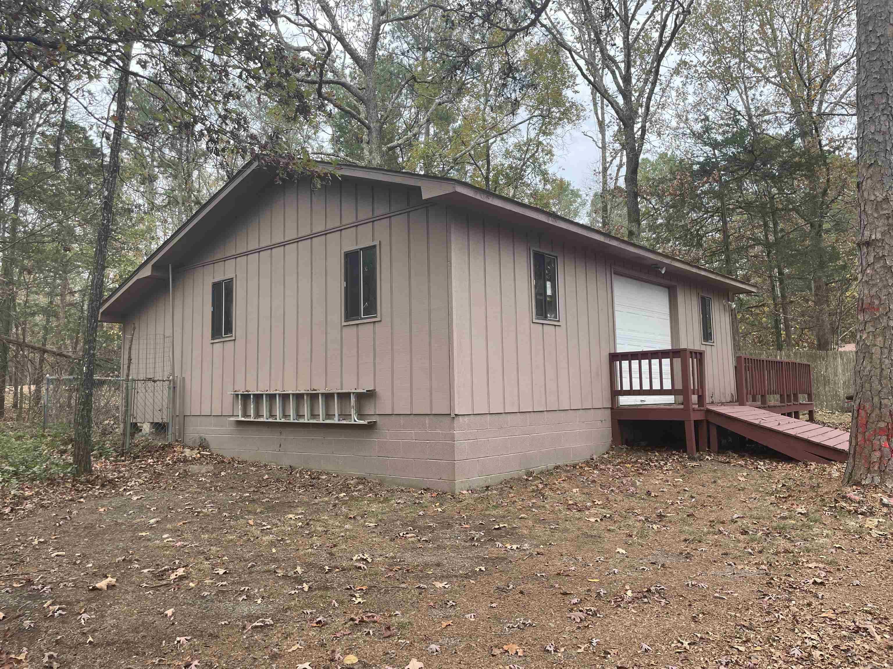LAKE FOREST ESTATES - Residential