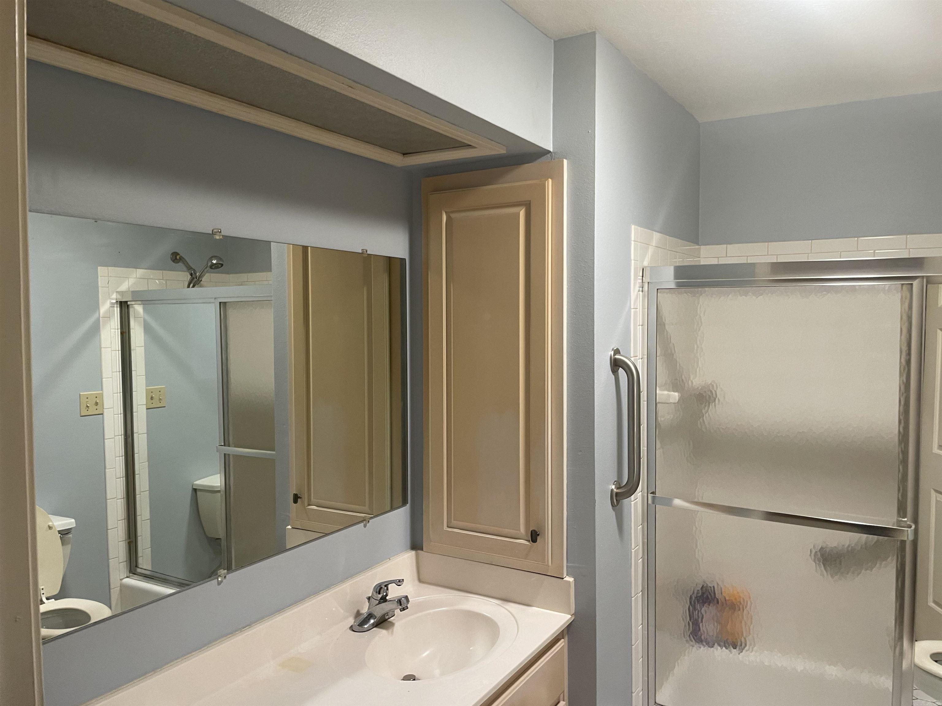 LAKE FOREST ESTATES - Residential