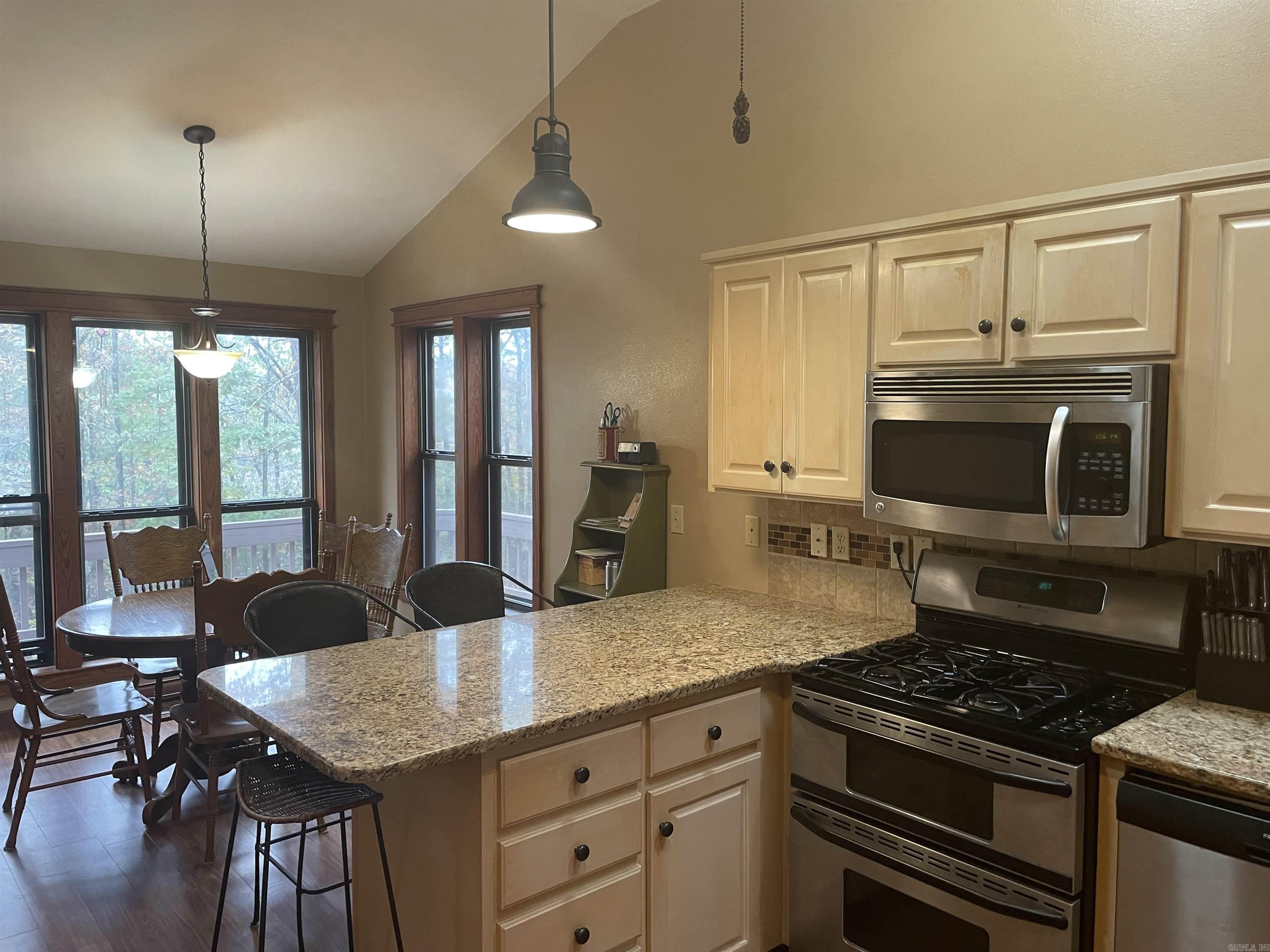 LAKE FOREST ESTATES - Residential