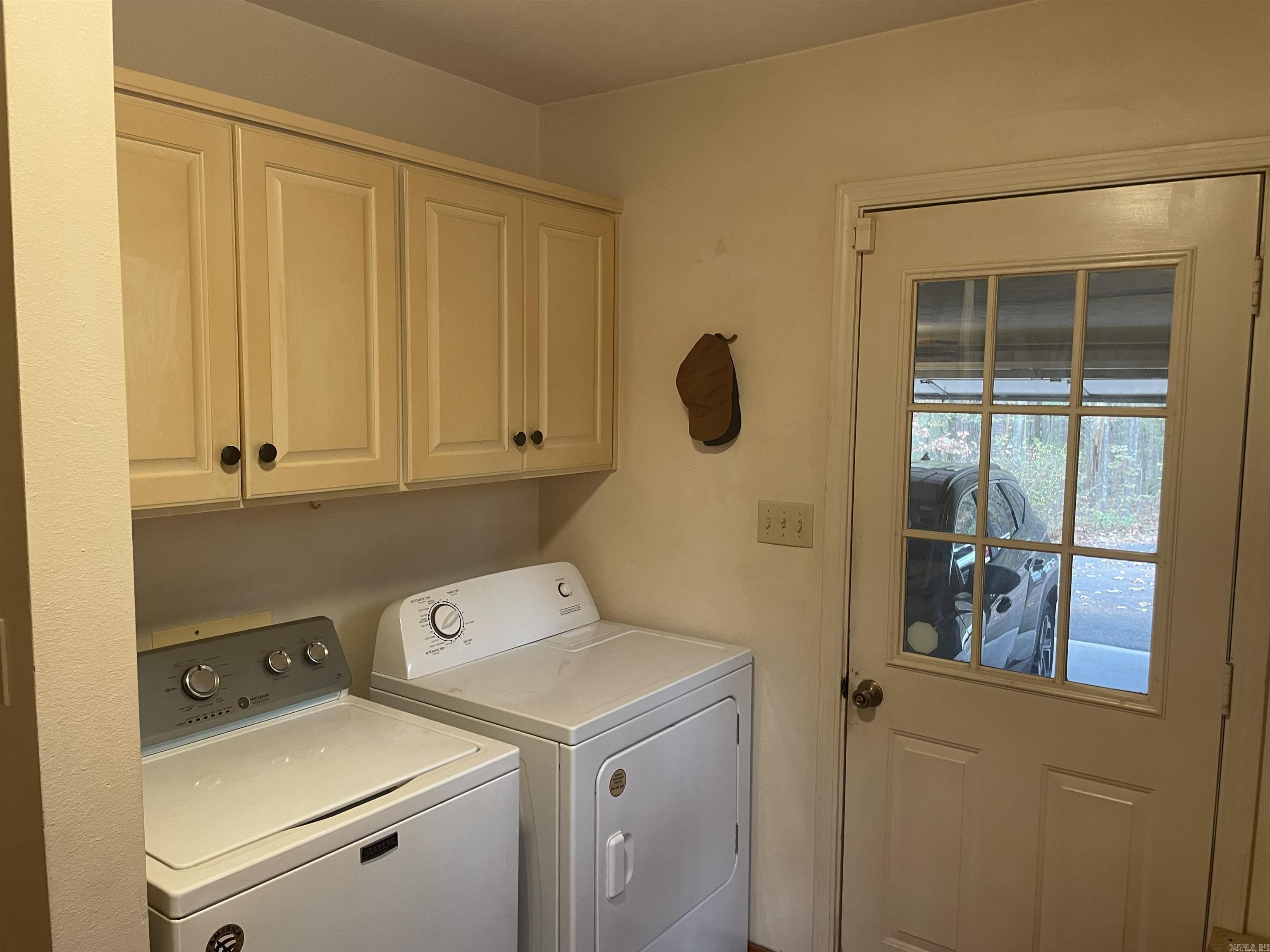 LAKE FOREST ESTATES - Residential