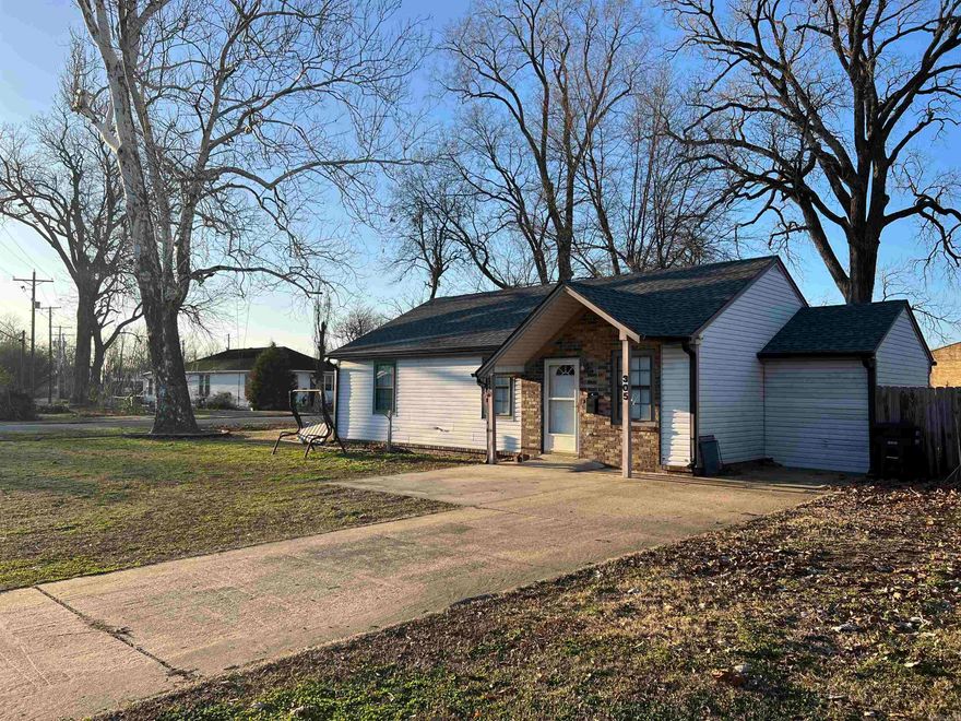 Feeling Lucky?  Seller is offering a Choice Ultimate Home Warranty with an acceptable offer!!! Come check out this 2 bedroom 1 bath home located on a corner lot in Trumann!  This home is packet with a great use of space and storage. You will fall in love with the curb appeal and with a new roof and gutters you will be in love!  This will make someone a great new home or investment property! Call today to invest in your future!