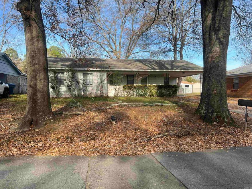 Updated home in the heart of Little Rock! Most updates were made within the last four years. Extra living space could easily be used as a 4th bedroom. Two full baths. Fully fenced backyard. No seller property disclosure.