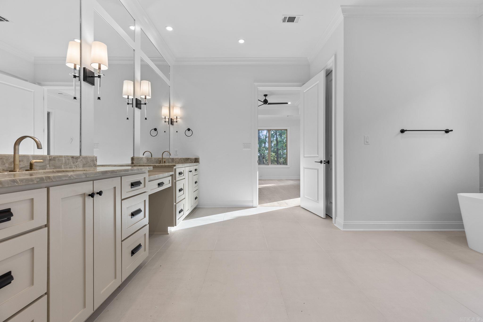 BEAR DEN ESTATES - Residential