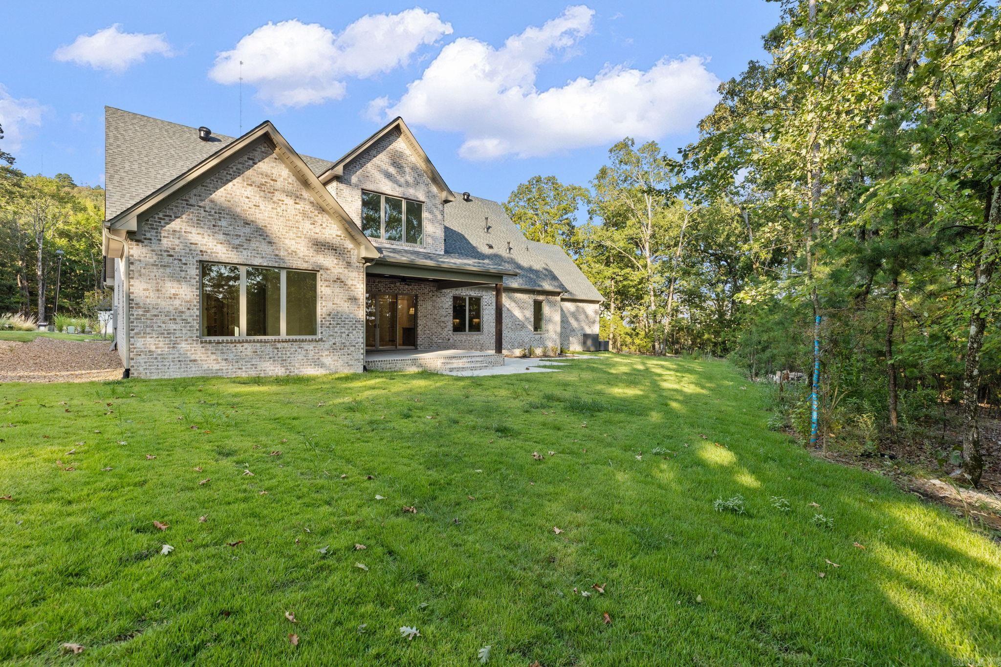 BEAR DEN ESTATES - Residential