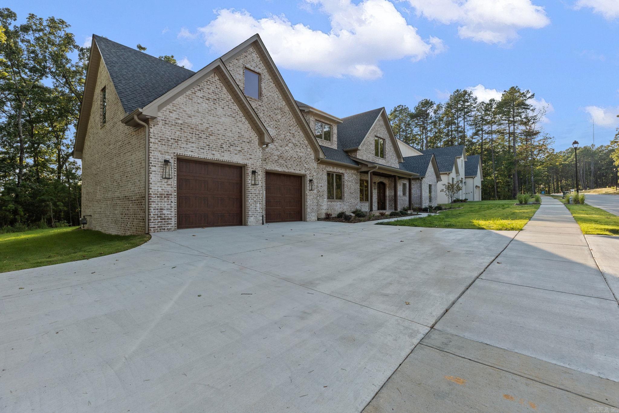 BEAR DEN ESTATES - Residential