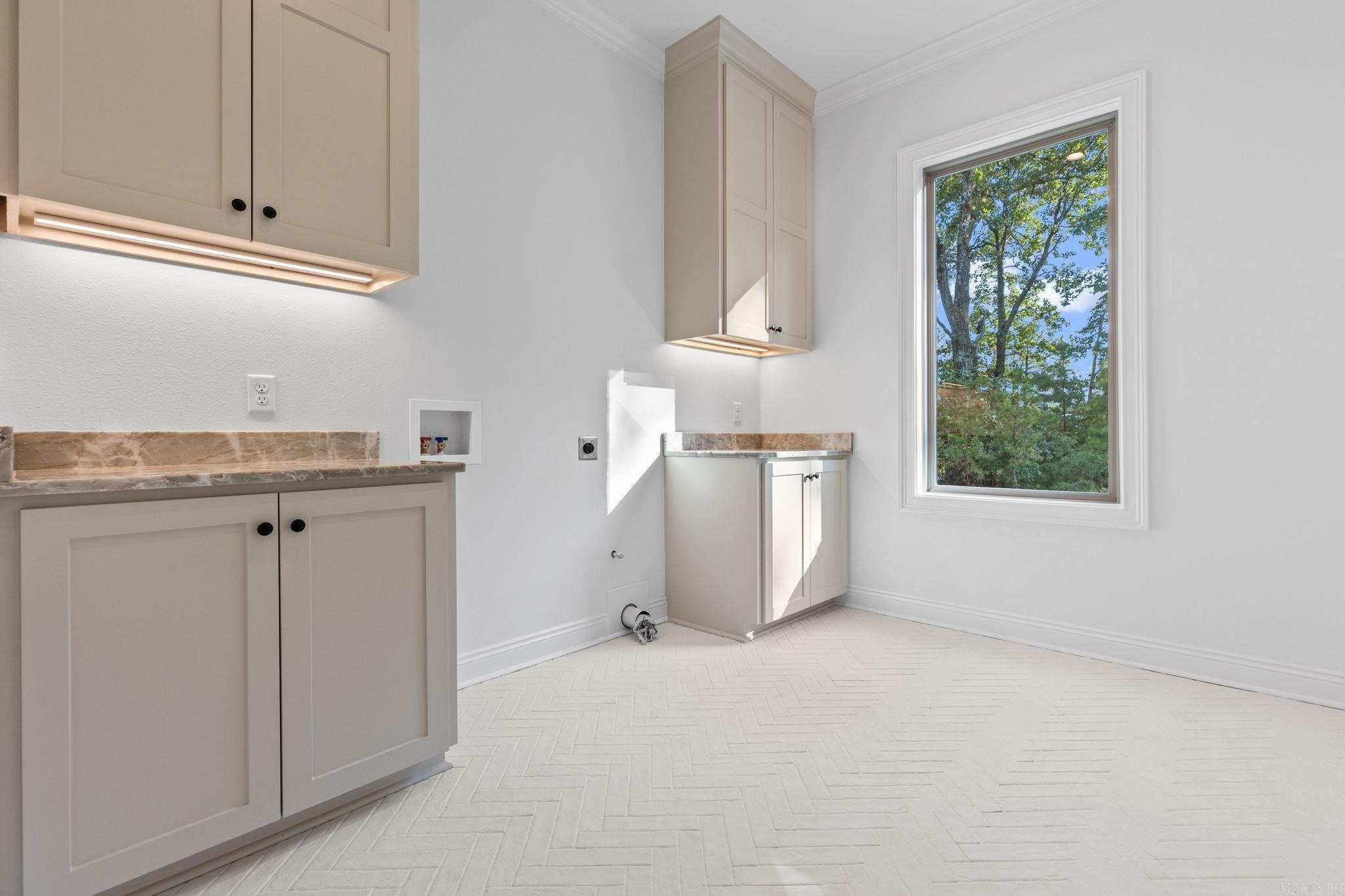 BEAR DEN ESTATES - Residential