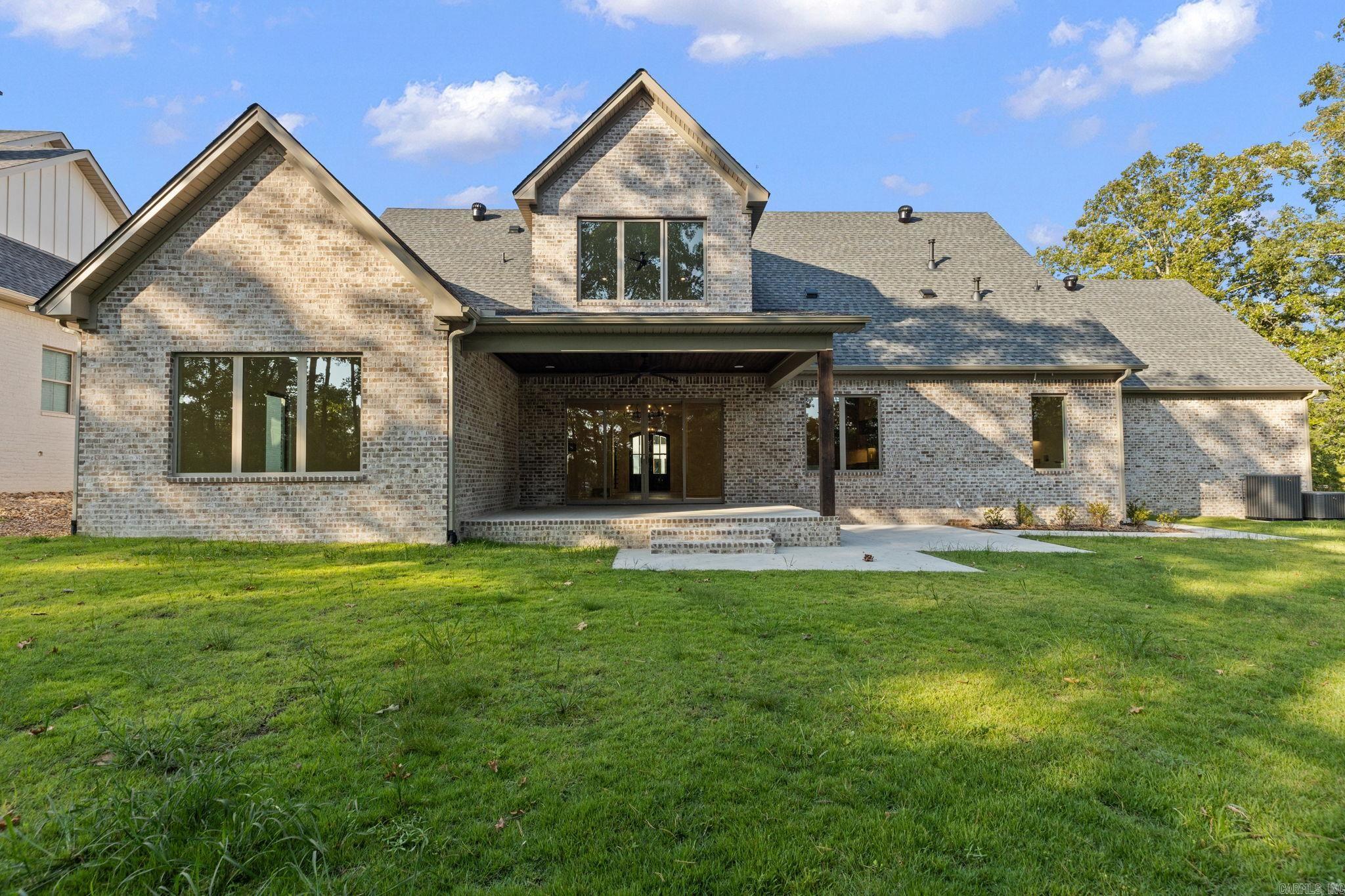 BEAR DEN ESTATES - Residential