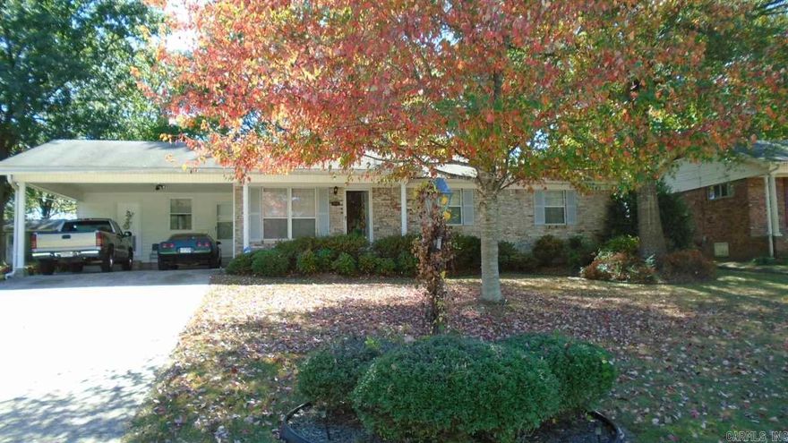 Immaculate home in cul-de-sac in desirable Leawood.  3 BR/2 full baths with original hardwoods under carpet.  Eat in kitchen and separate dining room!  All on fenced level lot.  Call to see today!  See Agent Remarks