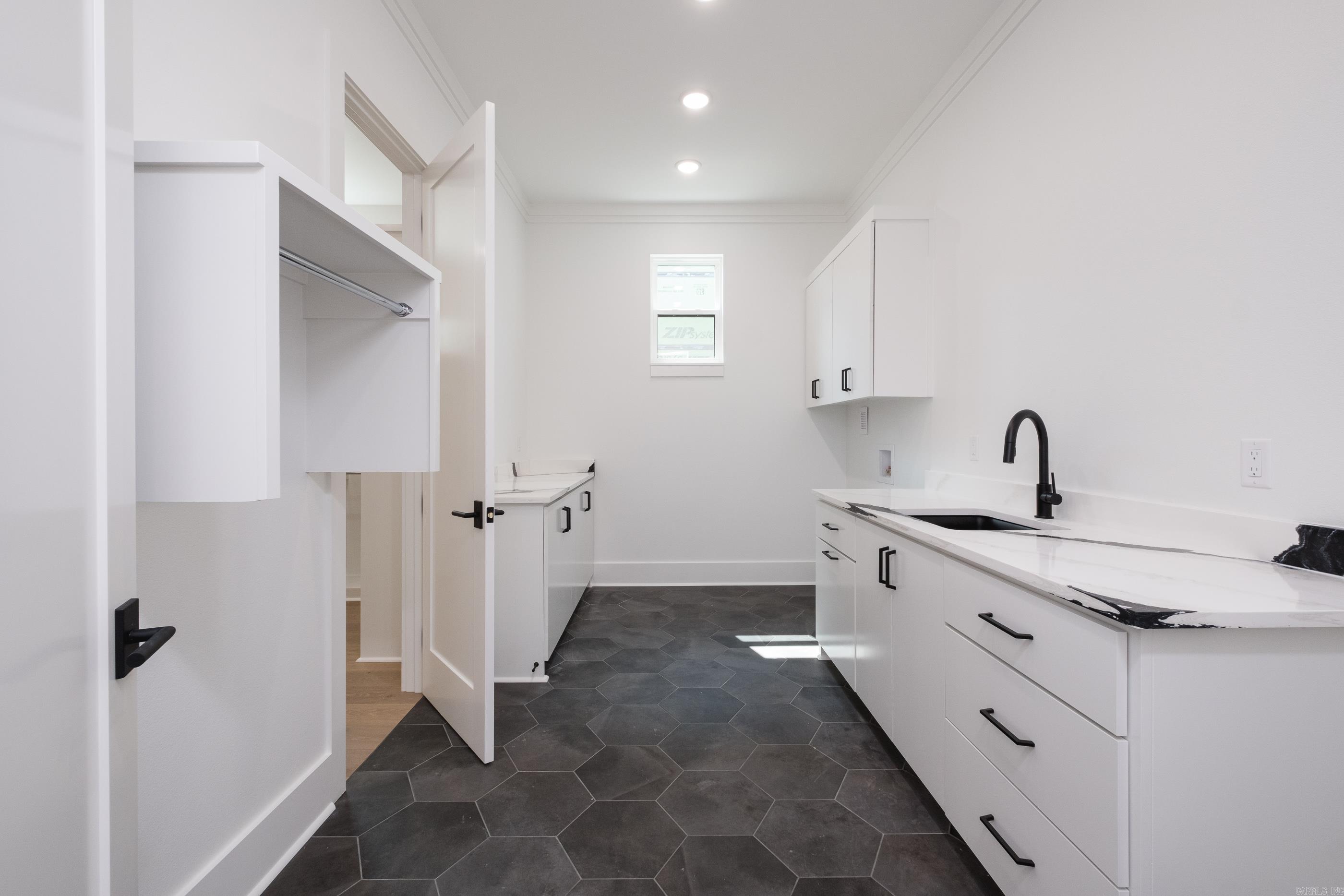 CHENAL VALLEY ABINGTON COURT - Residential