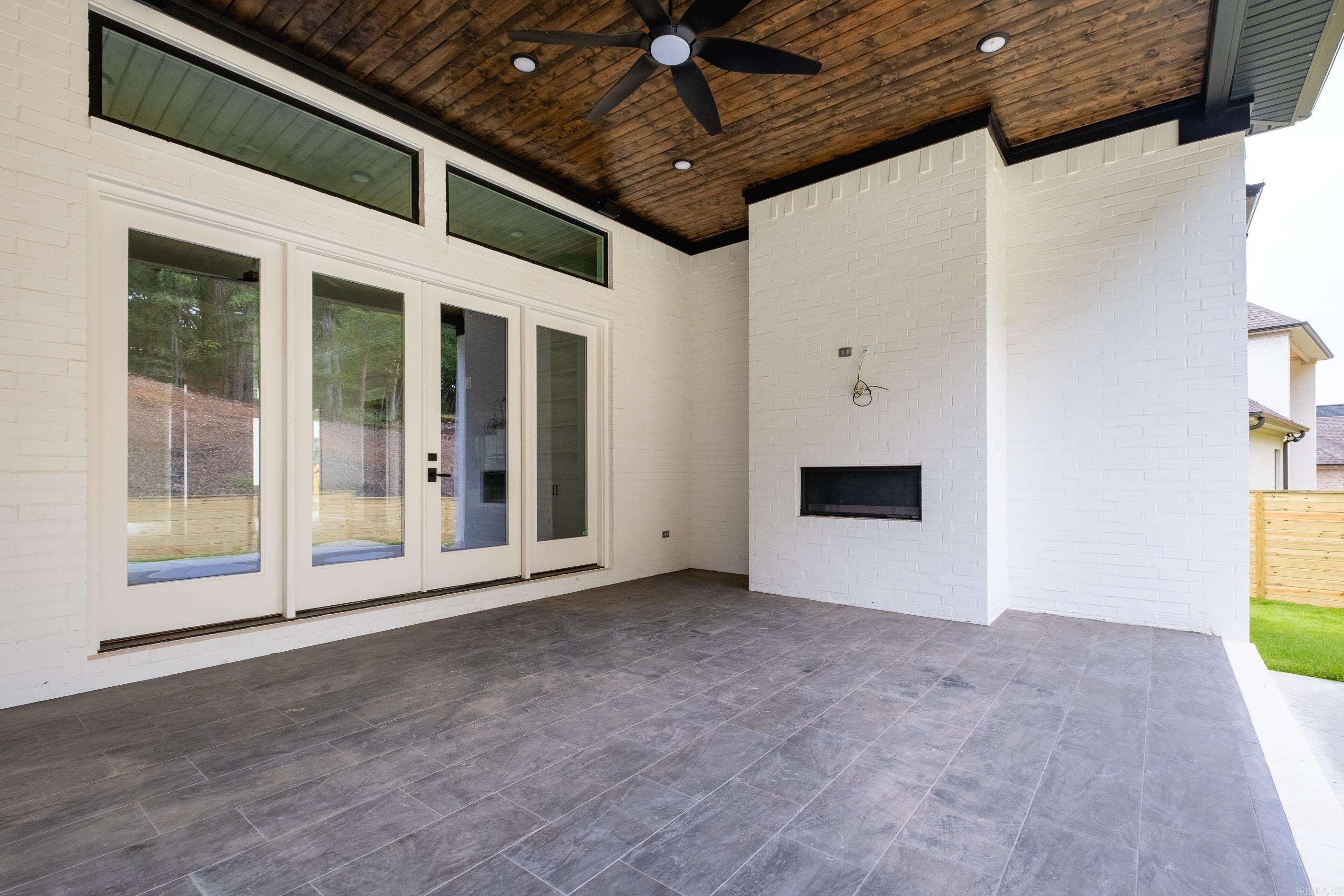 CHENAL VALLEY ABINGTON COURT - Residential