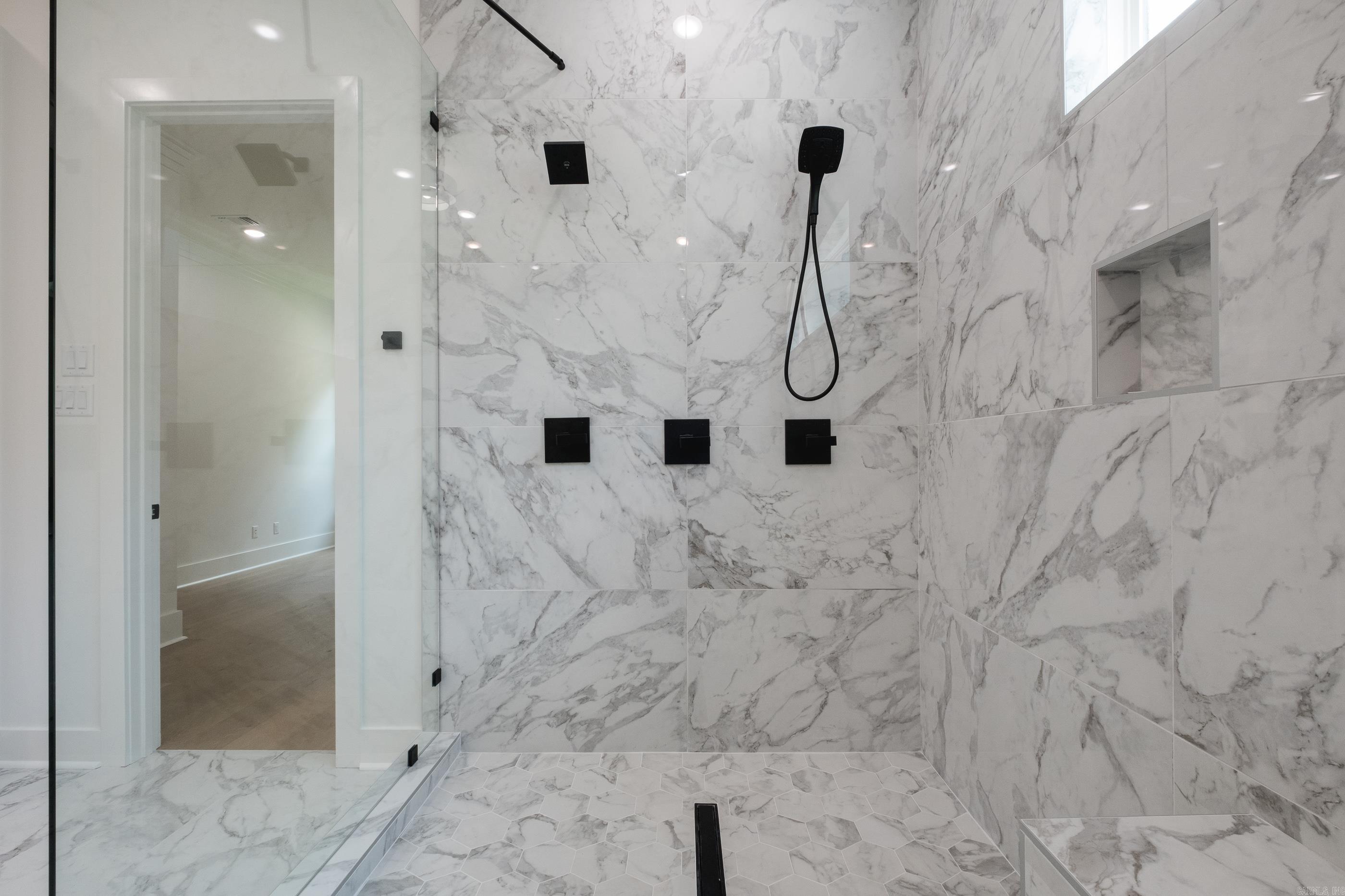 CHENAL VALLEY ABINGTON COURT - Residential