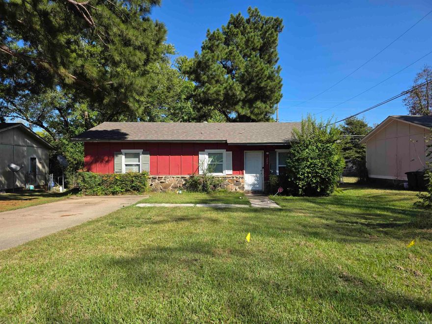 This 3 Bedroom, 1 Bathroom Home is Close to Little Rock Air Force Base and several other area attractions. Investment opportunity!!! Property is tenant occupied. 24 hour notice, No SPD because this property has always been a rental and the owner has never lived in it.