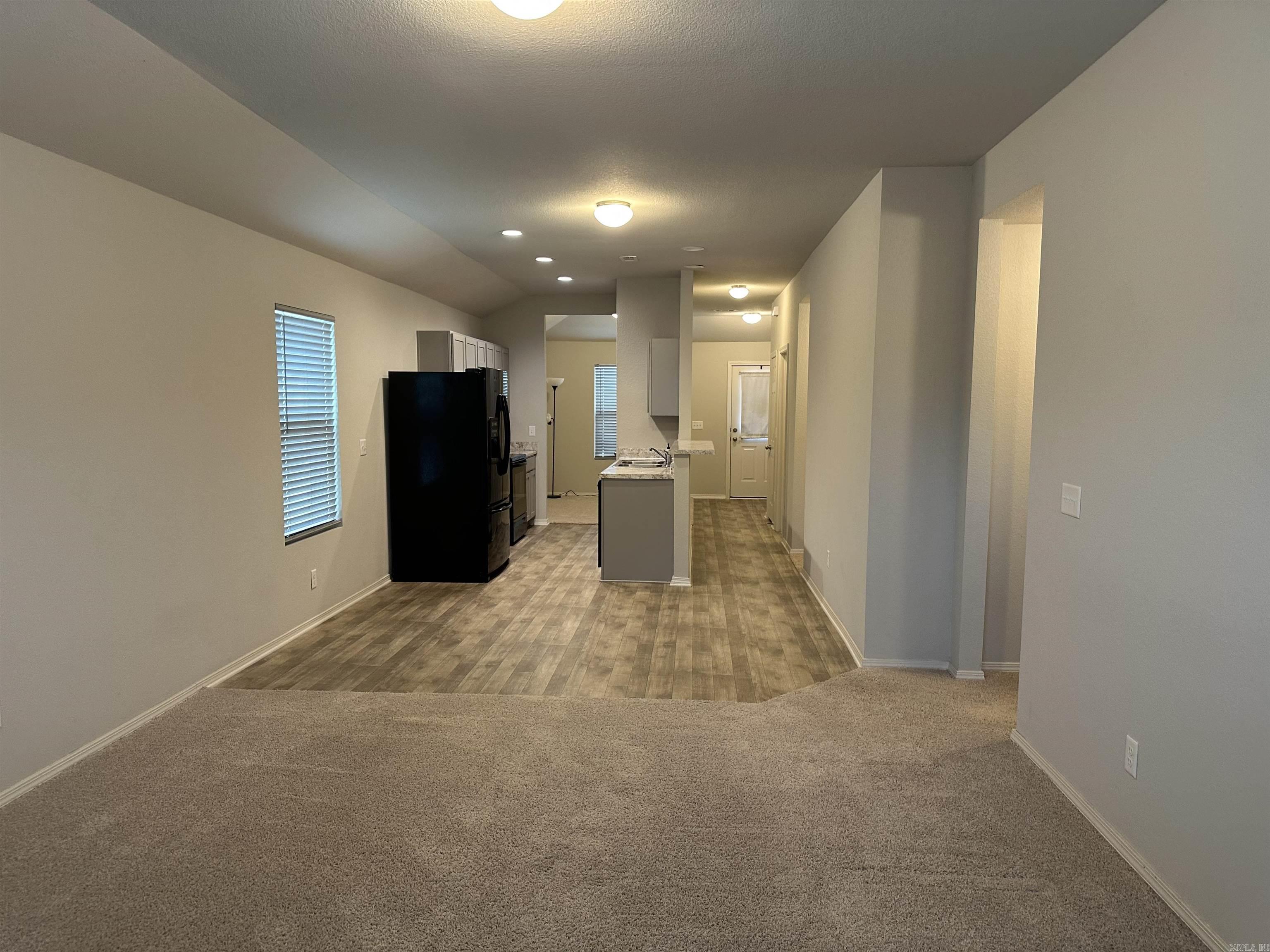 WHITE OAK CROSSING - Residential Lease