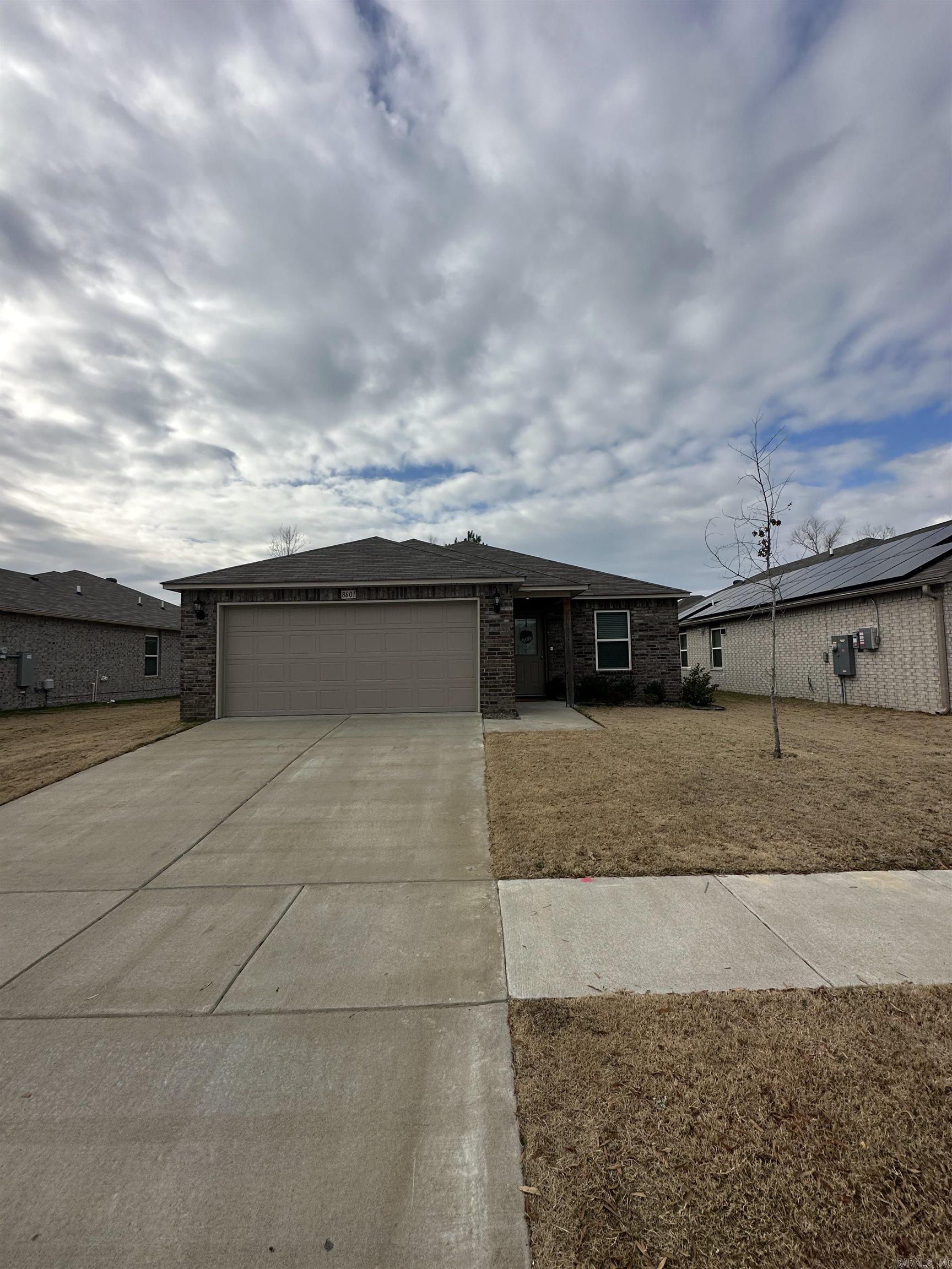 WHITE OAK CROSSING - Residential Lease