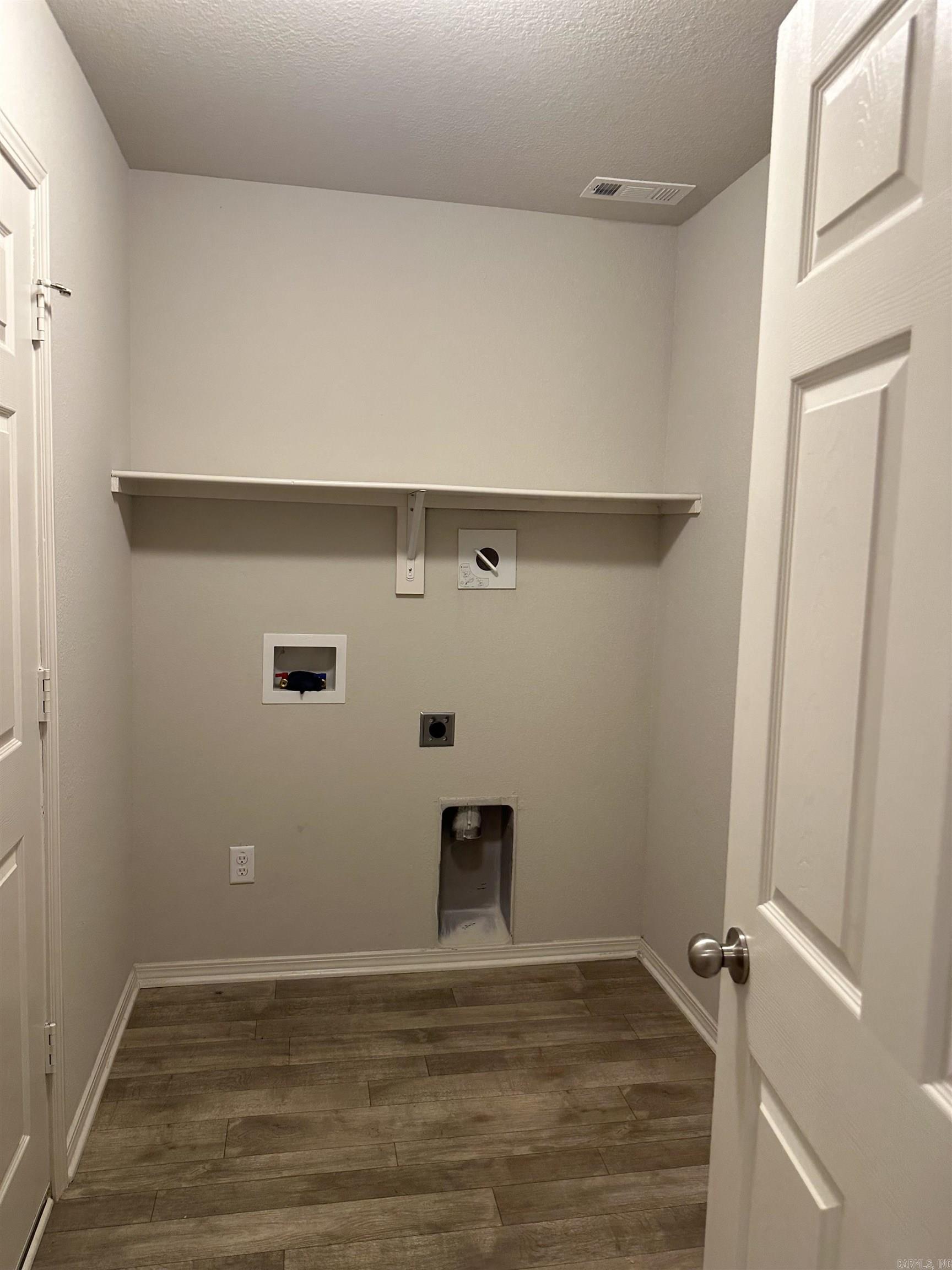 WHITE OAK CROSSING - Residential Lease