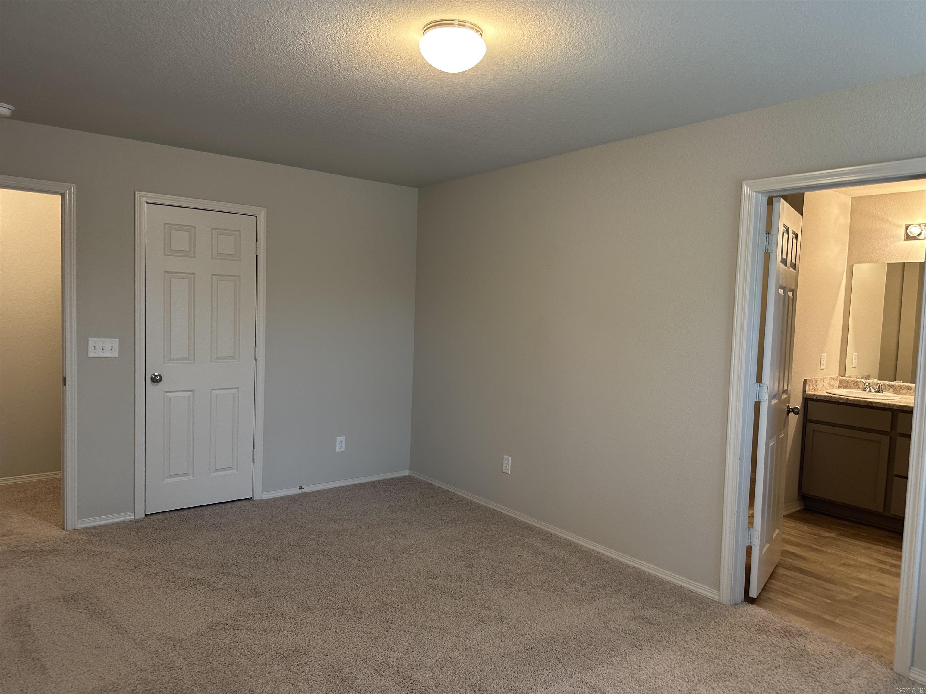 WHITE OAK CROSSING - Residential Lease