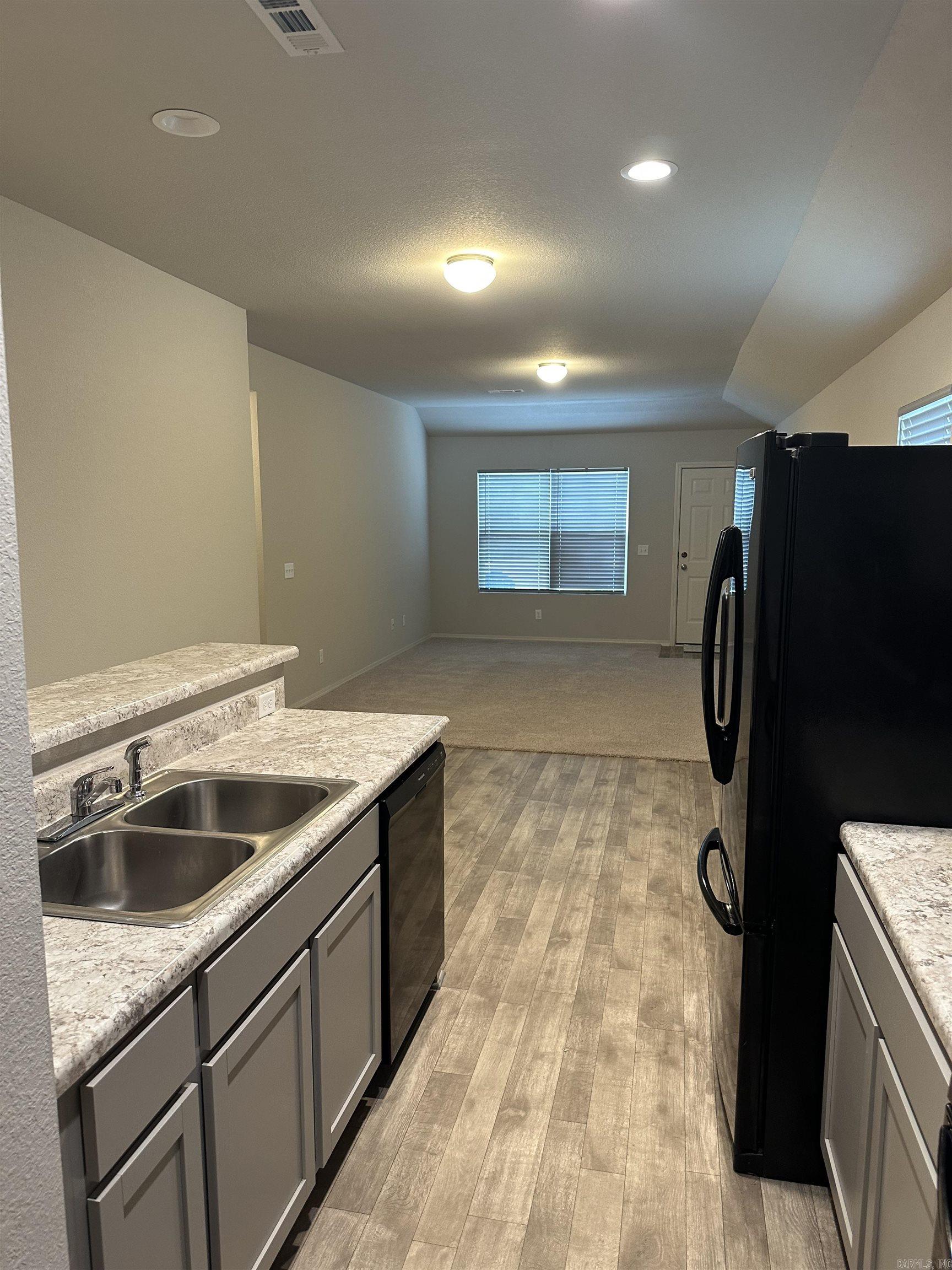 WHITE OAK CROSSING - Residential Lease