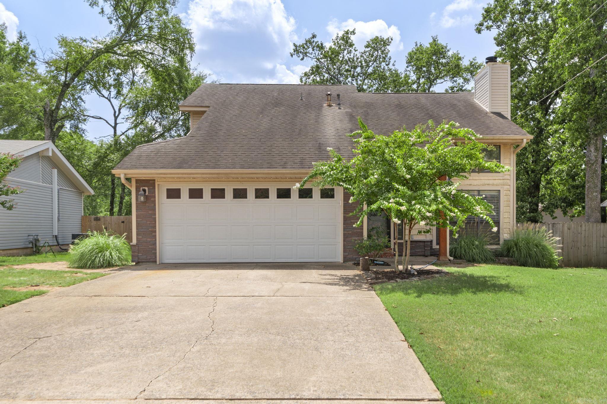 Welcome to this move-in ready home in the Heart of Sherwood! Whether you are a first-time home buyer, investor or someone downsizing, this home is for you. LVP on the main floor with carpet upstairs. Don't miss this great home.