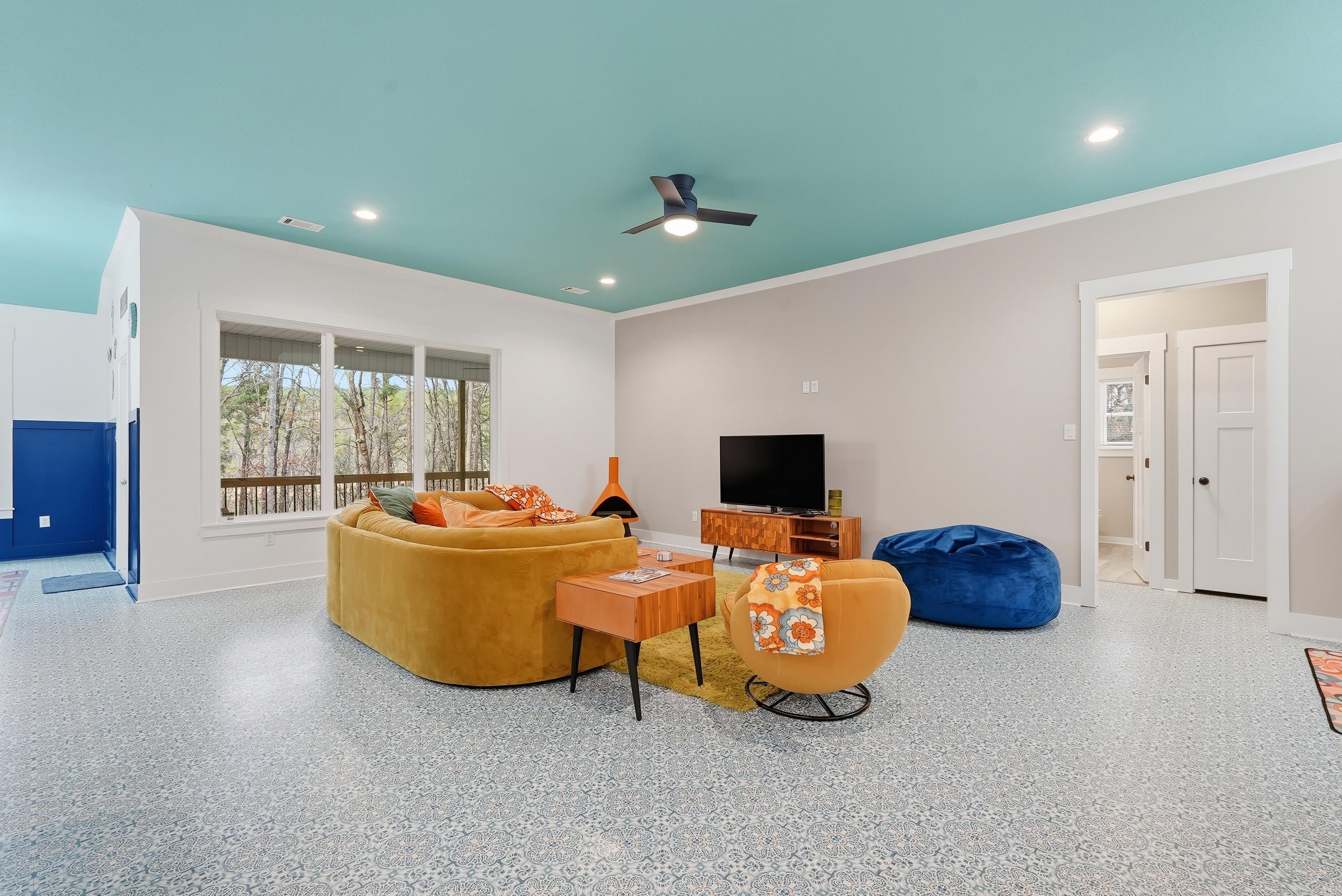 MYSTIC ISLE - Residential