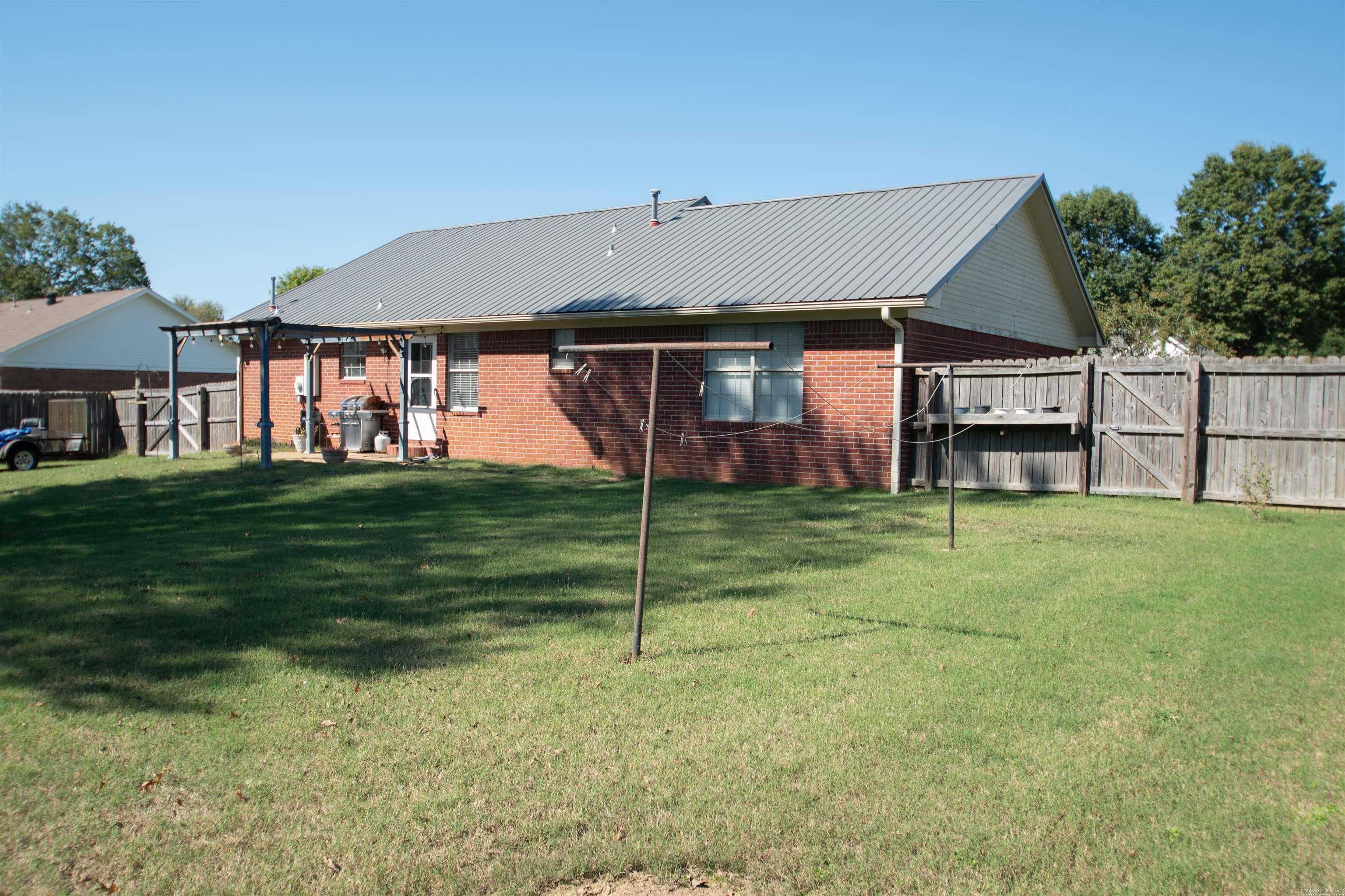 WINDWOOD SOUTH - Residential
