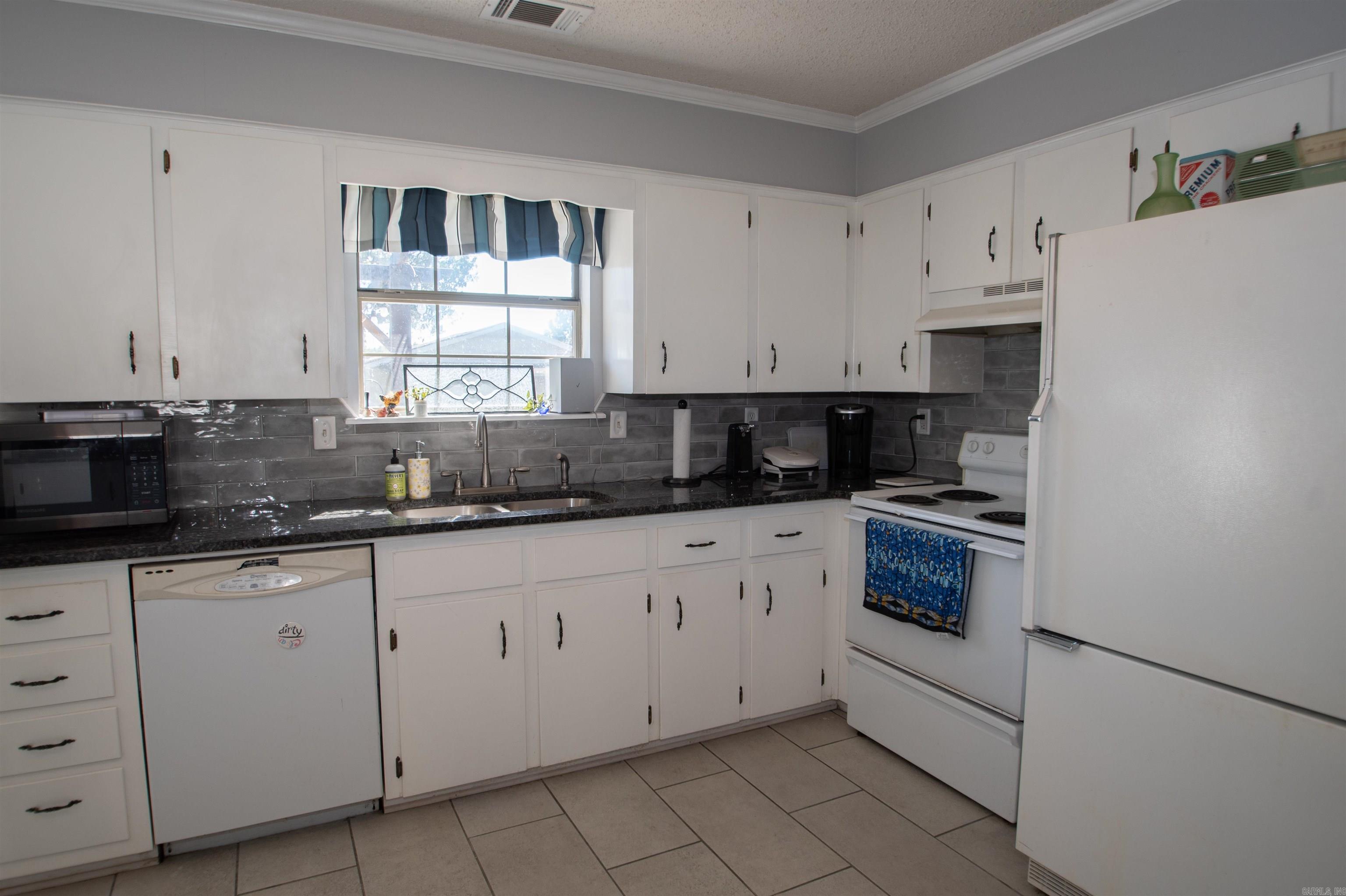 WINDWOOD SOUTH - Residential