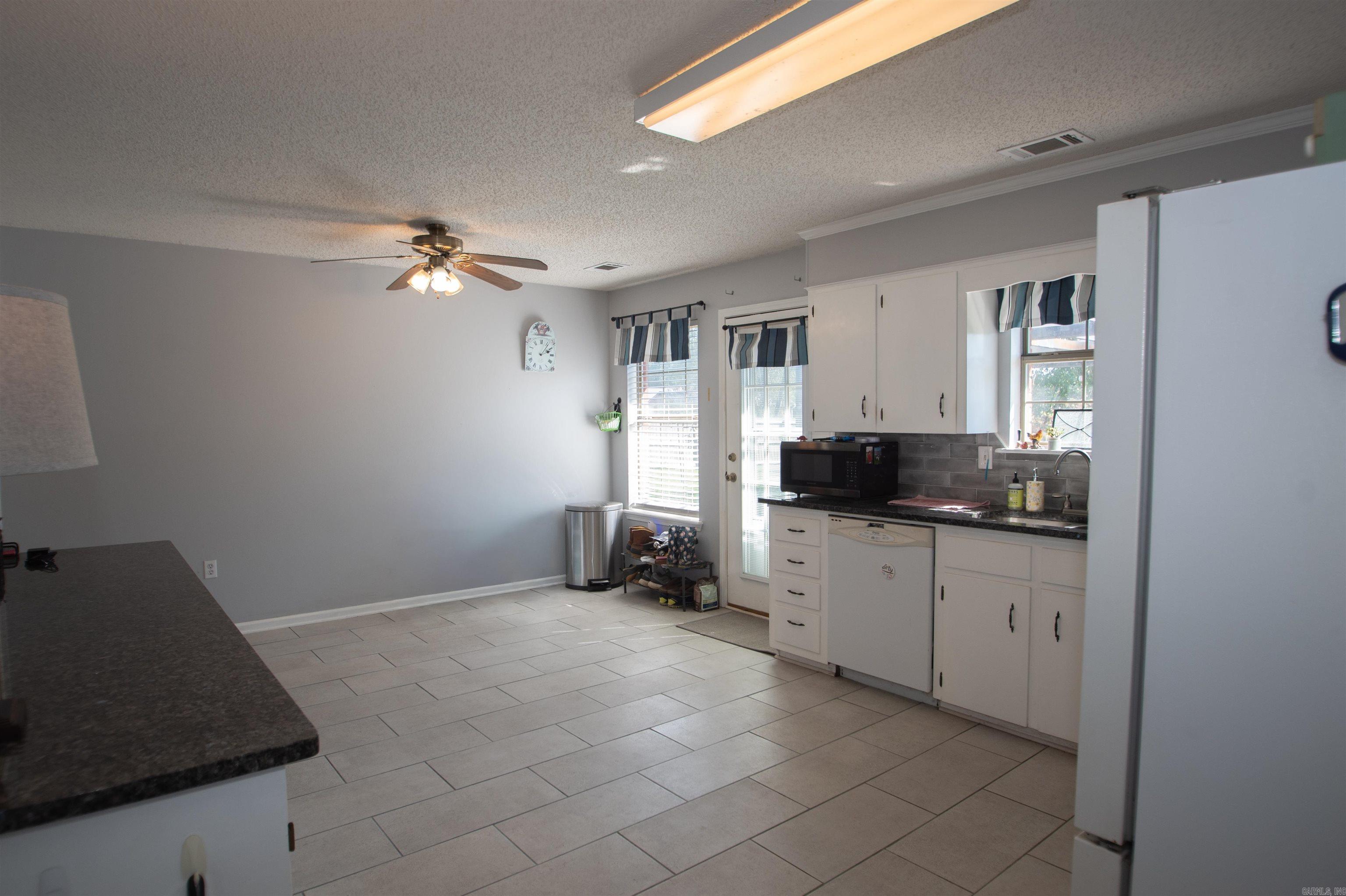 WINDWOOD SOUTH - Residential