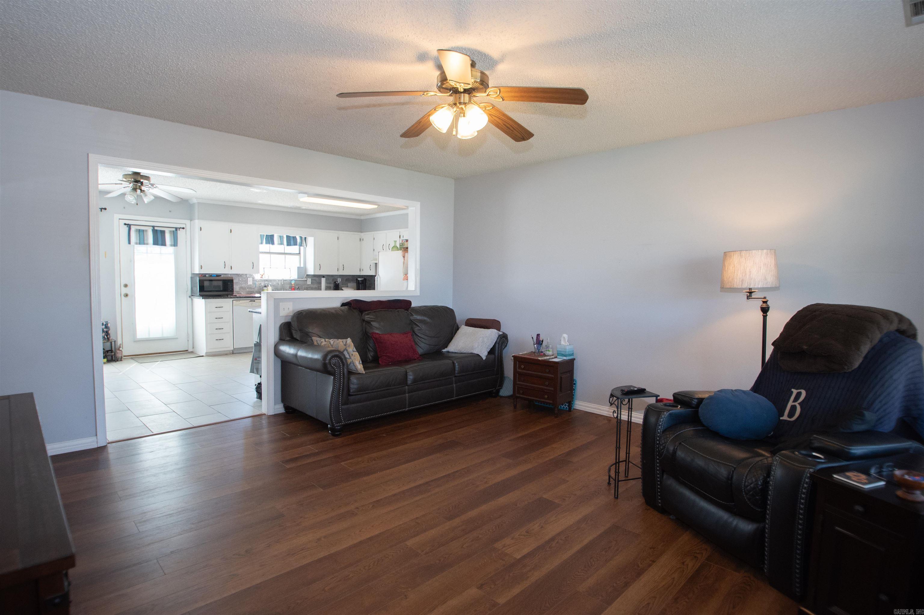 WINDWOOD SOUTH - Residential