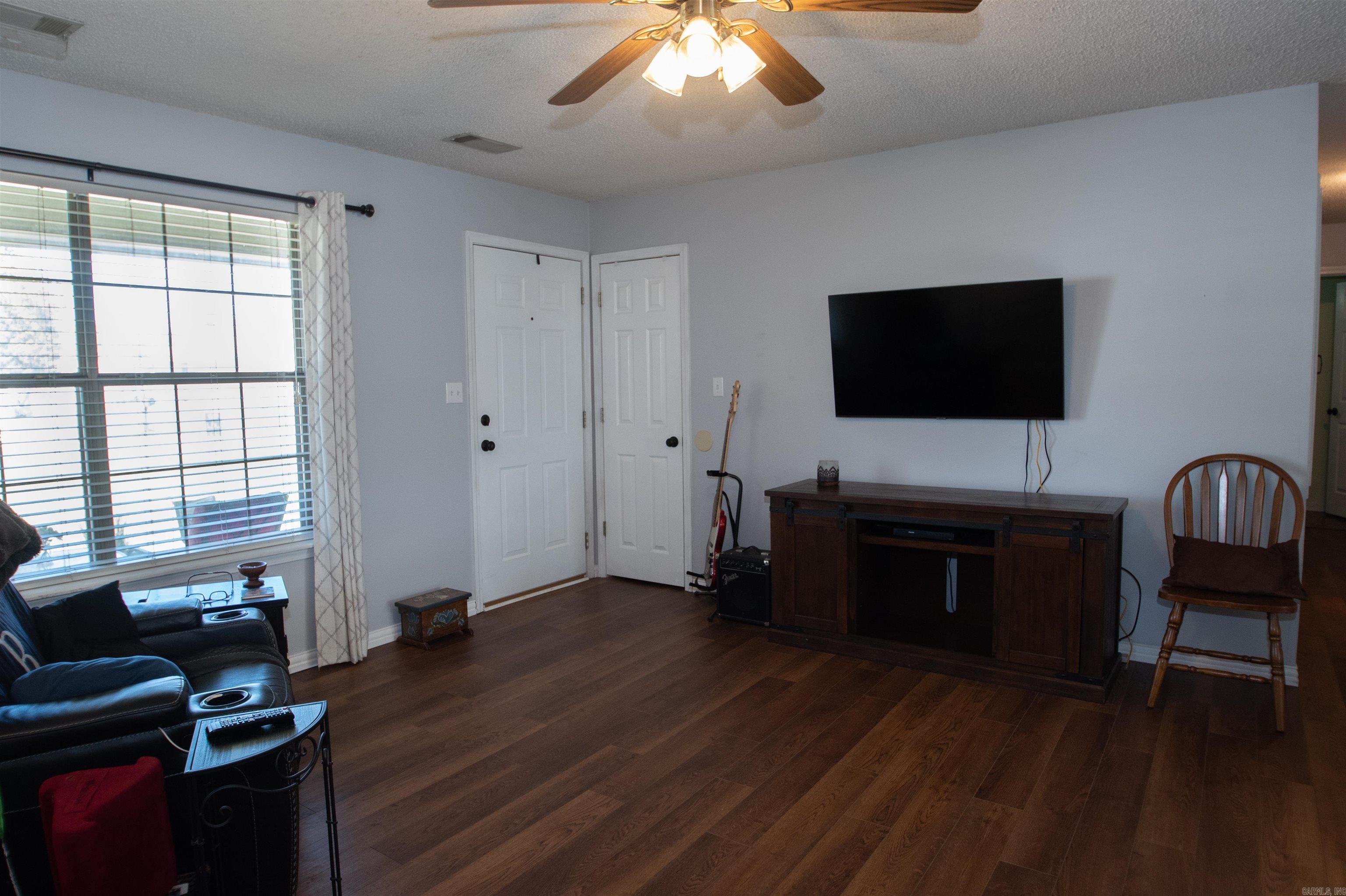 WINDWOOD SOUTH - Residential