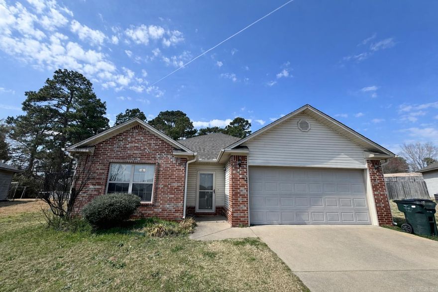 3 bedroom, 2 bathroom home for rent located in the Lake Hamilton School District. This property offers a functional layout with acomfortable living space and practical design. The oversized backyard provides plenty of outdoor space, and the two-car garage offersconvenient parking and storage. Conveniently located with easy access to town. Message for rental details or to schedule a showing.