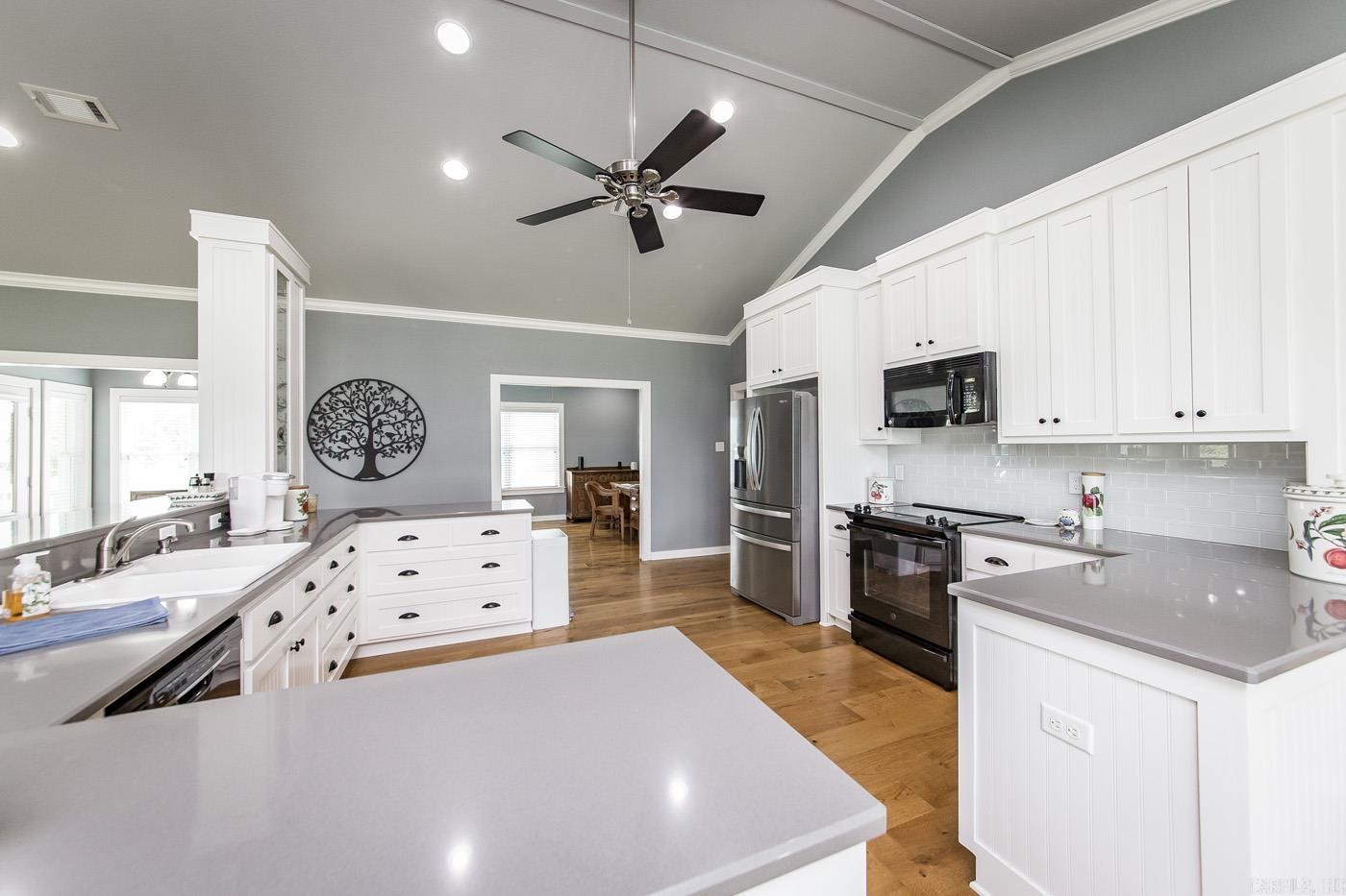 DEER MEADOW - Residential