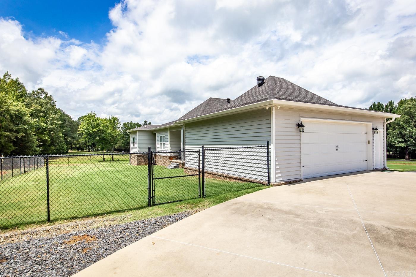 DEER MEADOW - Residential