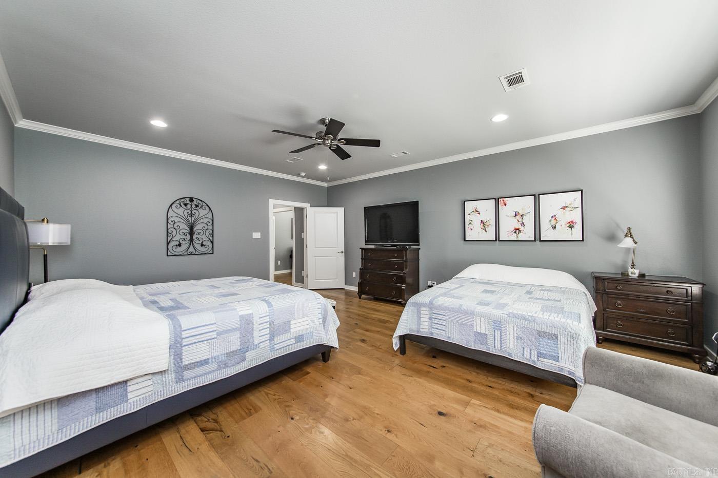 DEER MEADOW - Residential