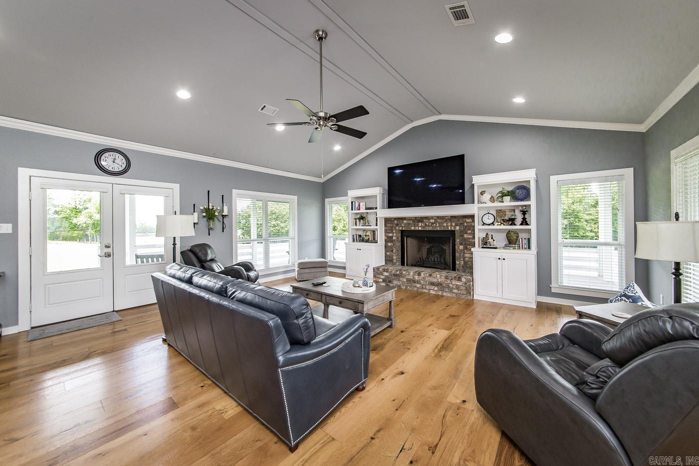 DEER MEADOW - Residential