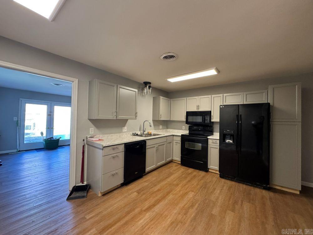 WESTERN HILLS - Residential