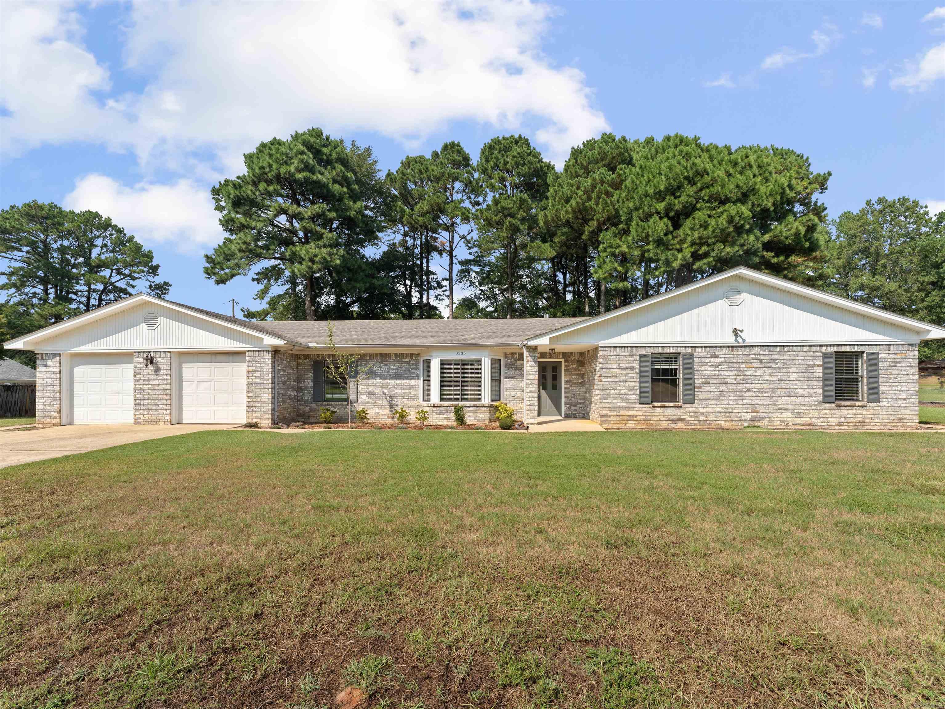 PINECROFT - Residential