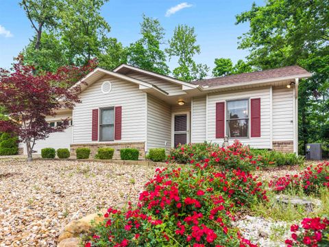 Photo of 27 Burgos Way, Hot Springs Village, AR 71909 (MLS # 26017179)