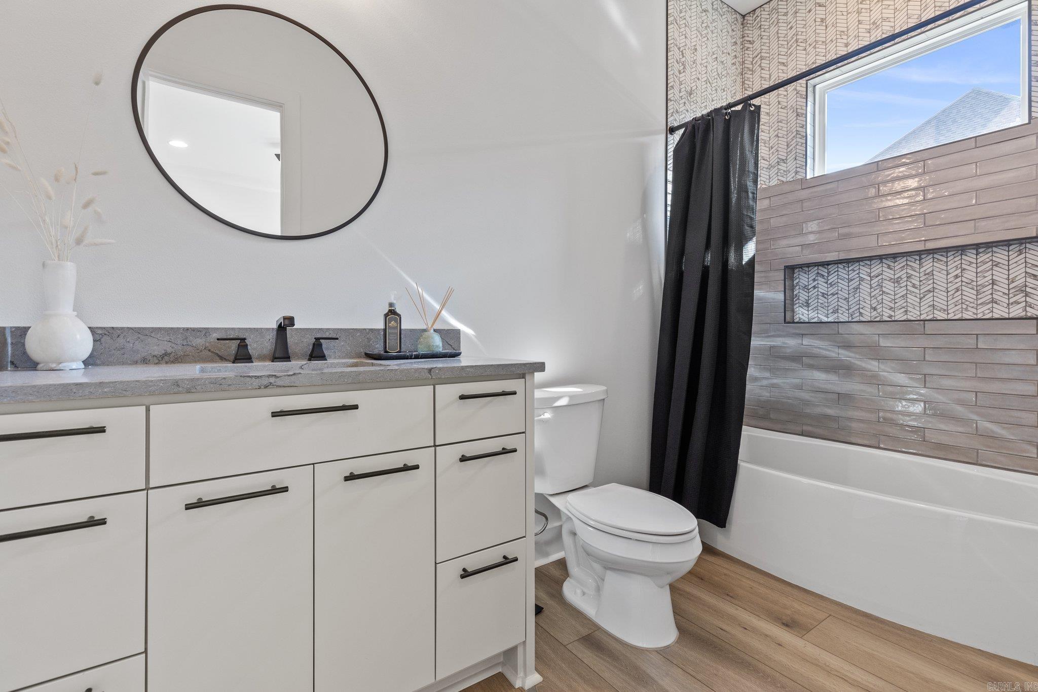 THE POINTE HURRICANE ESTATES - Residential