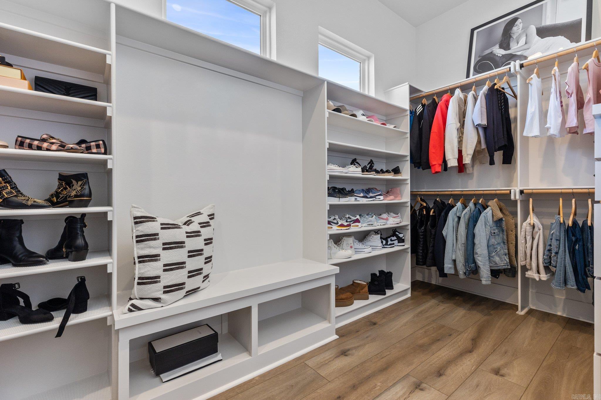 THE POINTE HURRICANE ESTATES - Residential