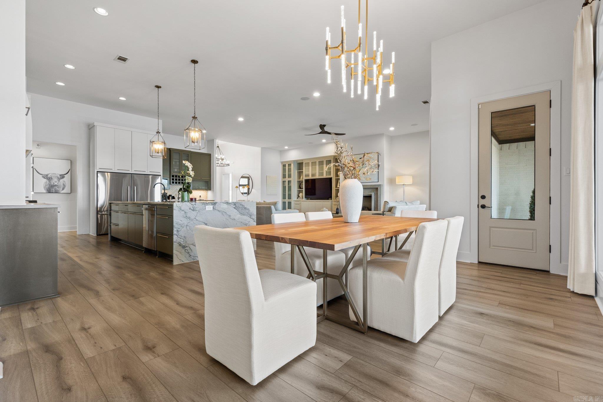 THE POINTE HURRICANE ESTATES - Residential