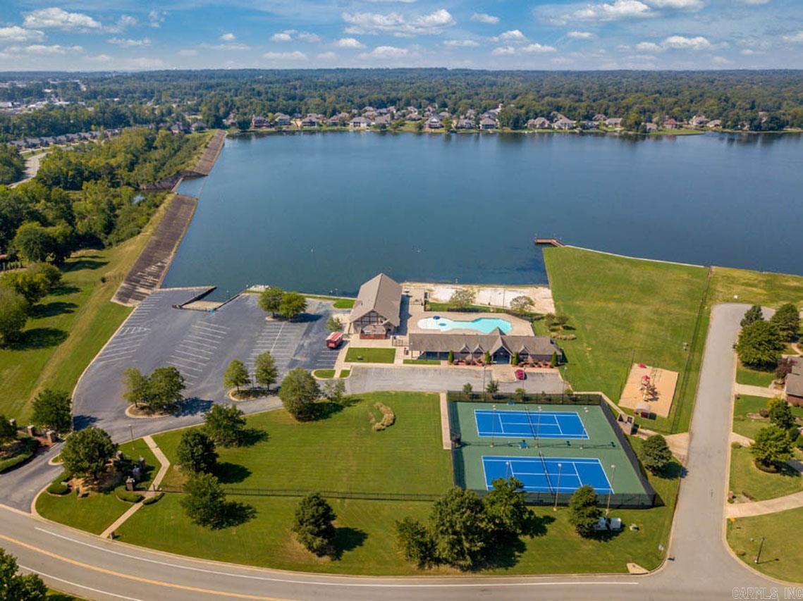 THE POINTE HURRICANE ESTATES - Residential