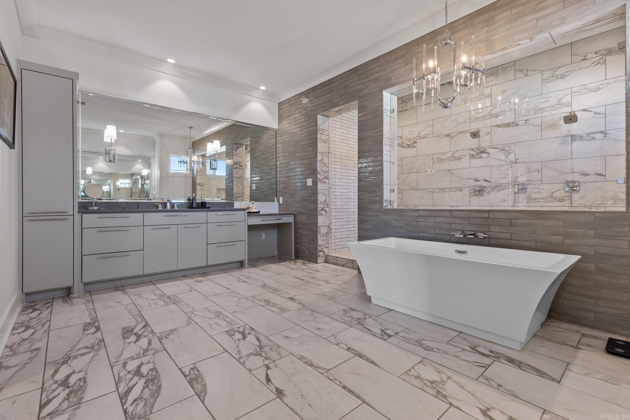 THE POINTE HURRICANE ESTATES - Residential