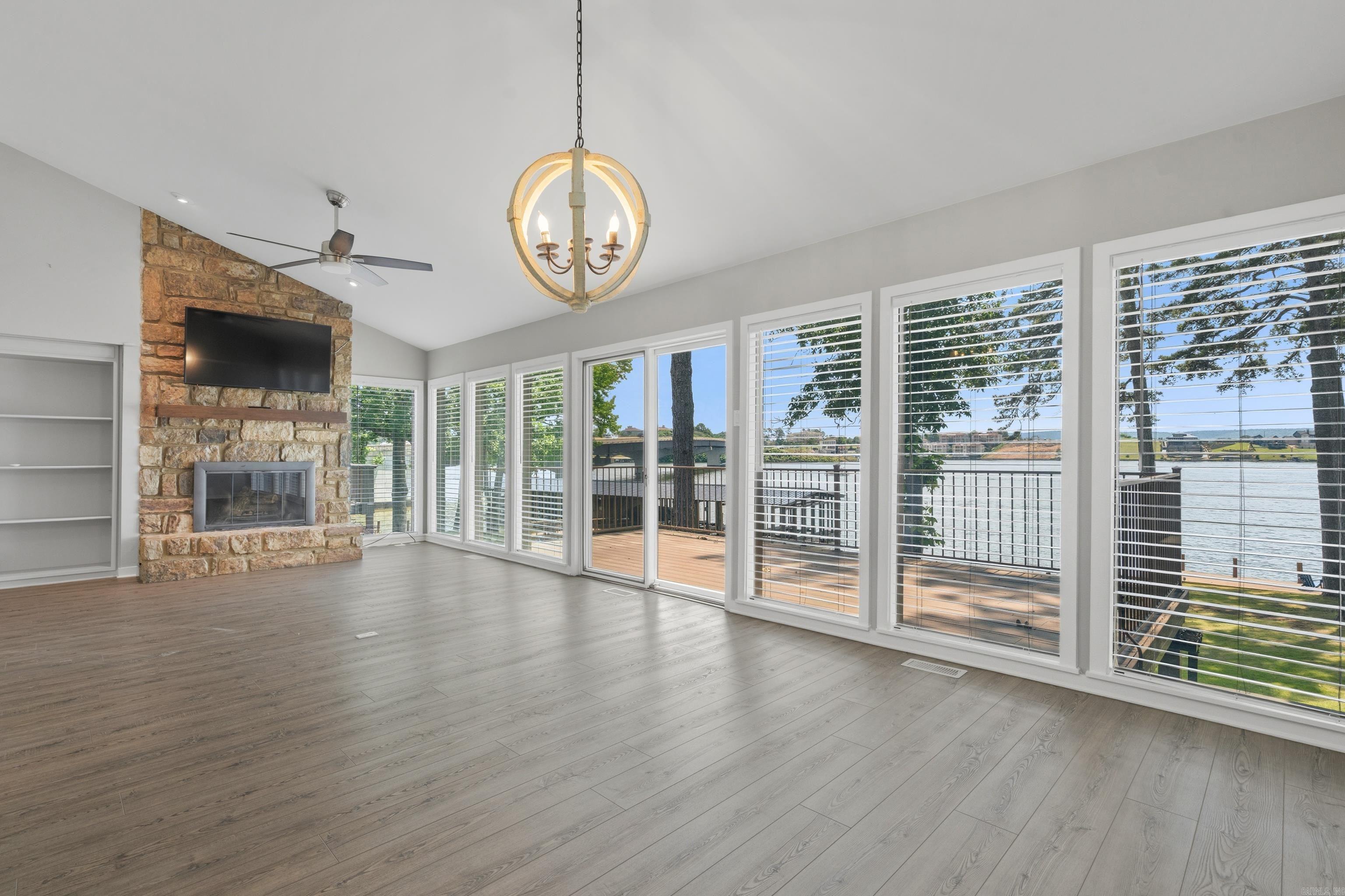 Hamilton Pointe HPR - Residential