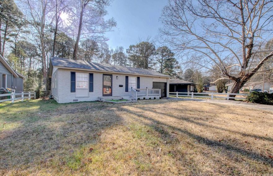 A fantastic opportunity for investors or first-time buyers. Comfort and easy living is what this property offers—located just minutes from UALR, parks, schools, and shopping, and six minutes from both the VA and UAMS hospitals.