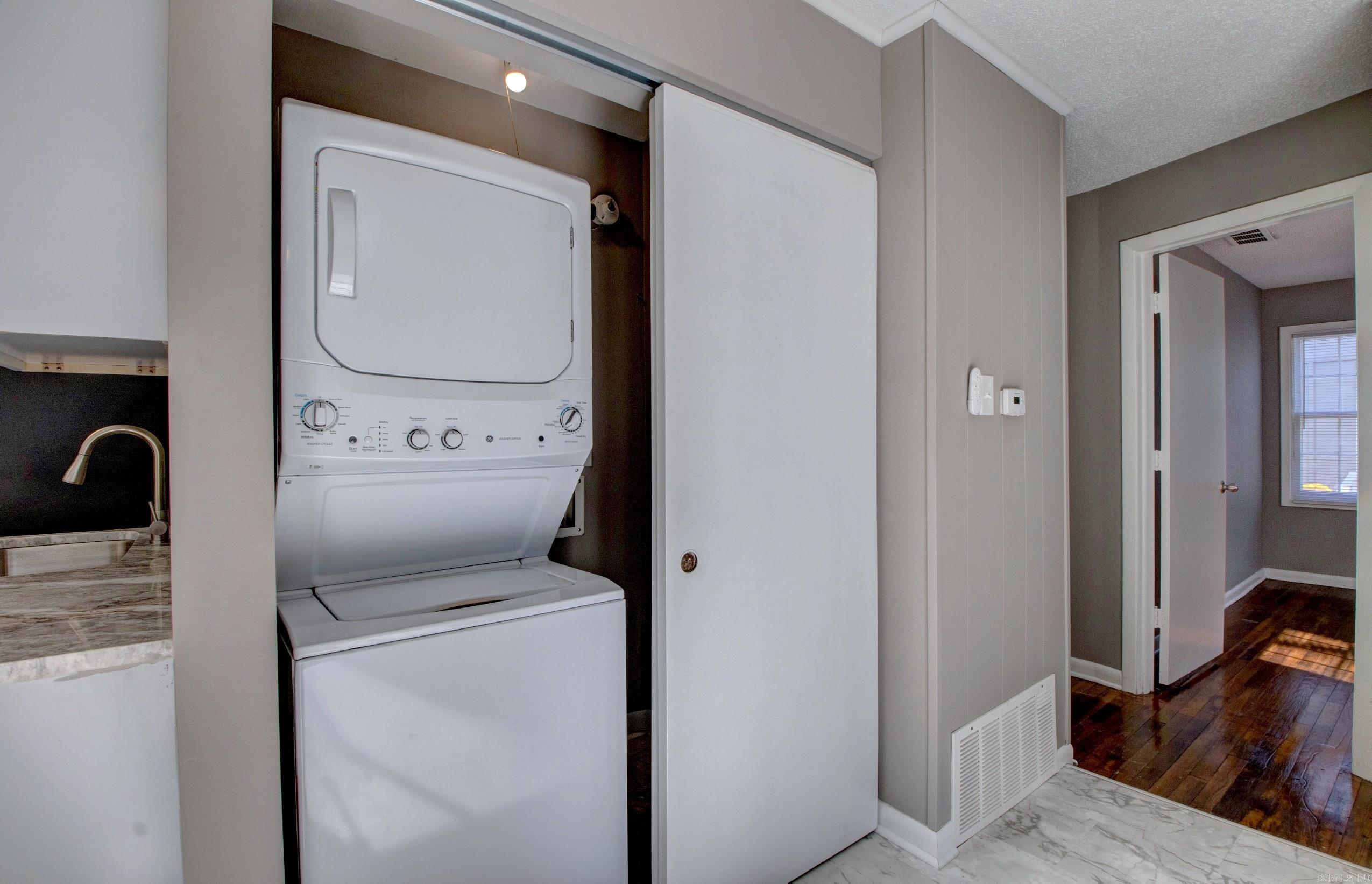 MEADOW LARK SUB - Residential